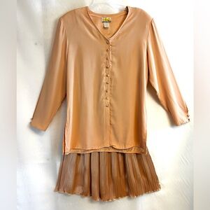 Maren Women’s 2 Piece Peach Pleated Skirt and Blouse Set / Size 12